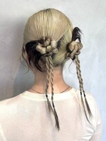 スリー(three.)&nbsp;カチモリツインヘアアレンジ