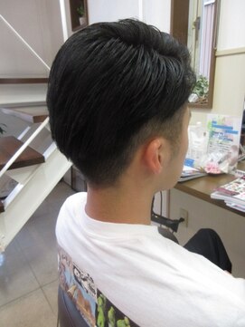 コアフィールフィス(COIFFURE fils) スーツやモードスタイルに合うヘアスタイル