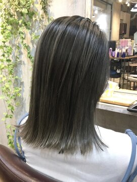 ロダット 横浜(LODAT by little) バレイヤージュ×グレージュ【LODAT横浜】