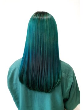 ホワイト 梅田(white) ロング×グリーンカラー