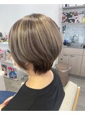 ハイライト×くびれショート