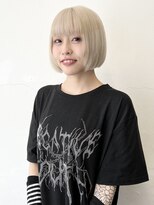 ココ 原宿(KOKO)&nbsp;黒髪小顔クラゲヘアーオリーブグレーココアベージュボブ