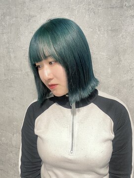 シー(shii..) 《shii../内城》#グリーンカラー #ブリーチカラー