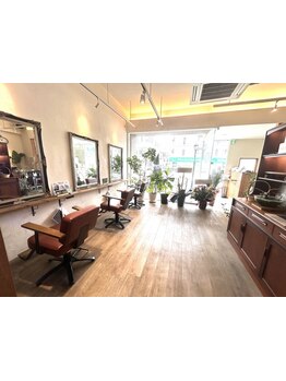 アンティーク調のオシャレなインテリアで揃えられた、居心地が良いと評判のサロン♪日々の疲れを癒します☆