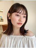 ミディアム切りっぱなしボブオリーブベージュ透明感カラー外ハネ
