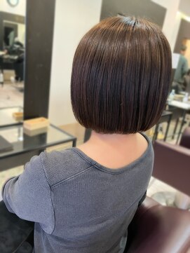 ノーム バイ アウラ(norm. by aura) ツヤボブ