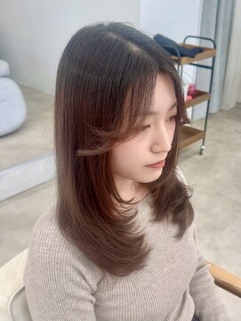 レヴィア(REVIA) レイヤーカット髪質改善トリートメント前髪カットハイライト