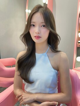 ボタン シブヤ(VOTAN SHIBUYA) 顔まわりカット/くびれヘア/前髪なし/透明感カラー/大人上品/