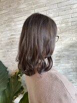ヘアーオアシス ビオトープサン(Hair Oasis biotope SUN)&nbsp;柔らかシフォンウェーブ×透明感ミディ　アッシュオリーブ