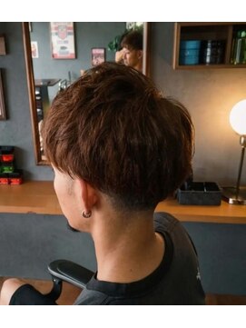 バーバーグリッチ(BARBER GLITCH) メンズヘアカラーカット