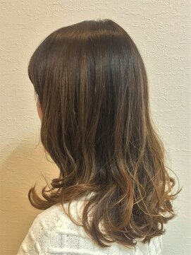 ヴェイスサロン(Vase Salon) 刈り上げセンターパートクラゲヘアーオリーブグレー5