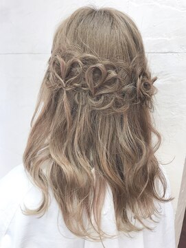 ファーレンピュアスウィート(fahren-pure-suite) フルールヘア♪姫系ハーフアレンジ