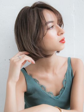 リリアン 青山(relian) ひし形シルエットでボブスタイル