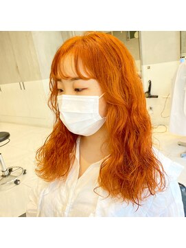 ガリカ(Gallica kinshicho) ハイトーン オレンジカラー ☆ 毛束感ウエーブスタイル