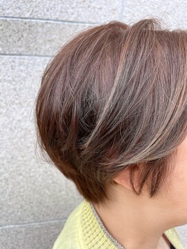 ビーハイブ ギフト(BeeHIVE GIFT) ショートボブシルバーグレージュ