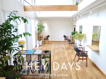 HEY DAYS【ヘイデイズ】