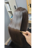 スリーク バイ ロイ 円町本店(sleek by roy)&nbsp;キラキラしたツヤ感、髪質改善トリートメントカラー