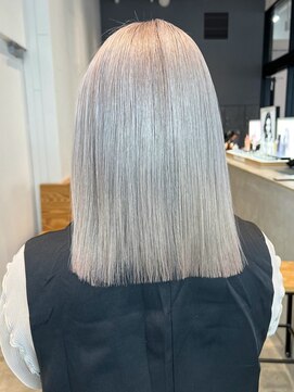 アルバム 銀座(ALBUM GINZA) ホワイトブロンド似合わせカットウェーブミディアム_ba496251