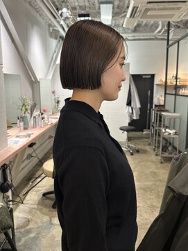 オムズドット(om's dot) ミニボブ ベージュカラー 大人ボブ