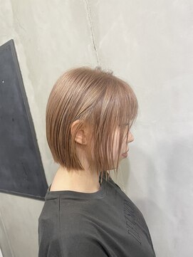 モノ アンド イニ(Mono & inni) ミニマム×ツヤ感ボブ