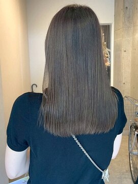 ロッカヘアエジェ(ROCCA hair eje.) オリーブグレージュの艶ストレート