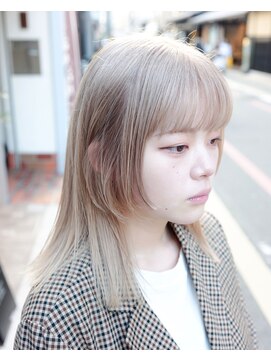 ホワイトベージュ×ウルフ