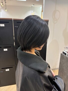 ユニ バイ マグ 長野店(Uni.by Mag) 20代30代小顔レイヤーウルフ◎透明感アッシュ×外ハネくびれ