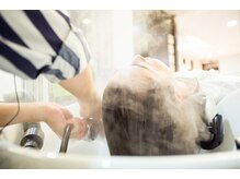 アイシー ヘアーメイク(ic hair make)の雰囲気（全シャンプー台マイクロバブルが出るシャワーヘッドを使用。）