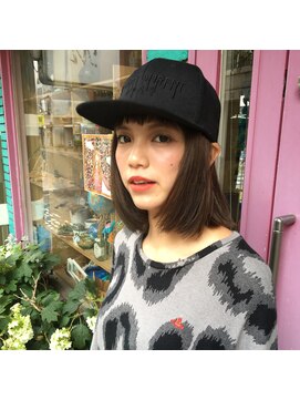 ピエスデシュブー(piece des cheveux) アシンメトリーバングに外ハネショート