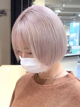 ベレーザ 渋谷(BELEZA) 2410栗色ミルクチョコレート艶感ブロンドヘアタンバルモリボブ