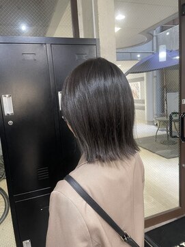 ジブル(Giblle.) 【Giblle.】オリーブグレージュ/艶カラー/外ハネボブ/韓国ヘア