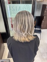 アイズ 本厚木(AIZU)&nbsp;シャドウルーツ ホワイトベージュ