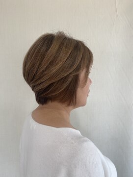 ジュリア(Giulia) グラボブ ショートボブ　ハイライト