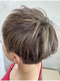白髪ぼかしハイライトブリーチメッシュミルクティーベージュ