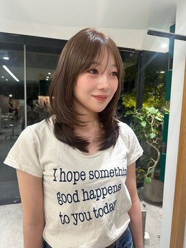 エム(M) ベージュカラー/ミディアムヘア/レイヤーカット//ブ リーチなし