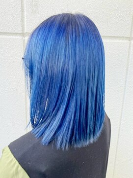 ヴィーナス 倉敷店(Ve-nus) ブリーチオンカラー/ブルー/切りっぱなしBOB