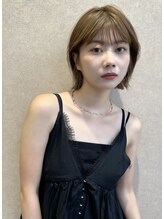 ジーニー 横浜(giinii) 小顔_ボブウルフ_デザインカラー_ココアベージュ_外はねボブ