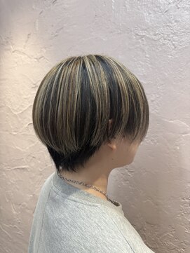 フッタ(Futta) ショートスタイル【ハイライト】【ブリーチ】【西武新宿駅】