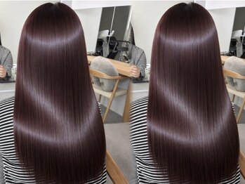 トリッカ 銀座(tricca)の写真/髪質改善しながら、自然に潤う◎髪の水分バランスまで考えた施術で、見た目も手触りも柔らかい艶髪に―