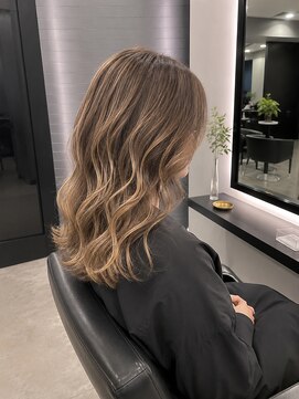 ソラヘアー(SORA hair) グラデーションベージュ×ミディアムレイヤー