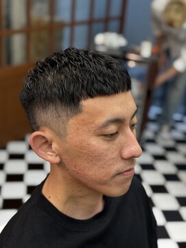 フランクス バーバー ウエストトウキョウ 吉祥寺店(FRANK’S BARBER WEST TOKYO) リバースセンターパートニュアンスパーマニュアンスウルフダウH