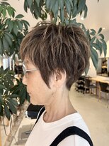 カイラ(KAILA)&nbsp;KAILA  白髪ぼかしハイライト　ベリーショート