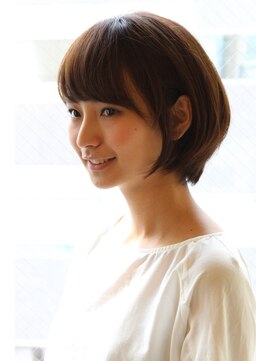 レウナ 外苑前(Reuna) 【３０代４０代】大人女性に人気の耳かけボブ