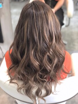 トゥエンティーフォー 泉大津店(24) 誰でも気軽に楽しめる大人のエクステ