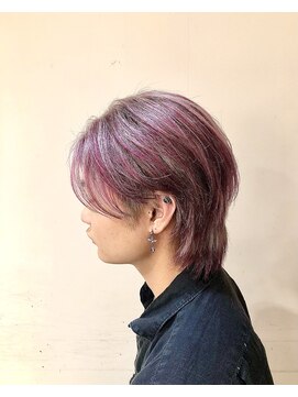 デイズ(DAYS) ホワイト&ピンクセンターパートウルフ