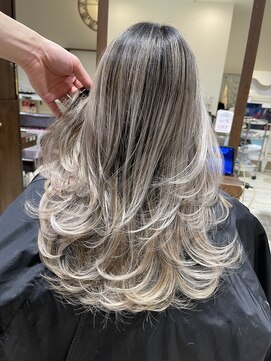 シェリー(Che'ri) バレイヤージュ/レイヤーカット/シャドウルーツ/和田