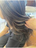 ロングレイヤーアッシュベージュハイライト