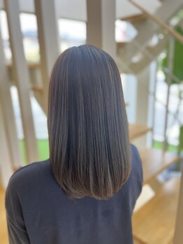 髪の負担を抑え、潤いと艶のある美色を実現☆白髪染めでも明るくおしゃれに♪