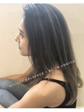 トルネード(TORNADO) 外国人風ミディアム ハイライトバレイヤージュ べージュ西海岸