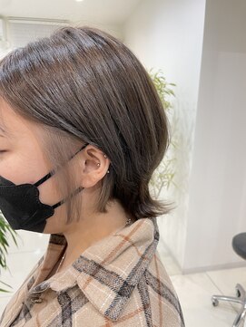 ベルバイグレイス(BELLE by grace) イヤリングカラーホワイトベージュ